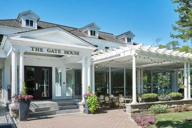 Front exterior of 124 on Queen Hotel and Spa in Niagara-on-the-Lake