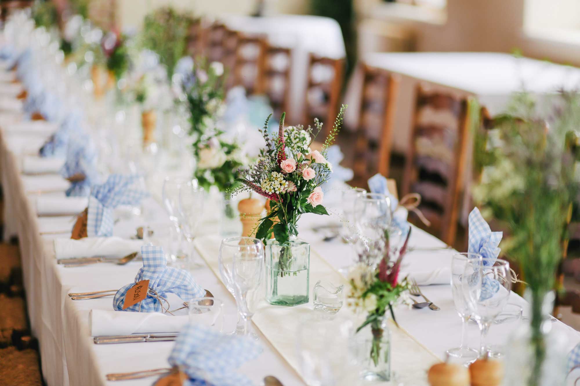 Elegant wedding reception table décor and place settings in Niagara