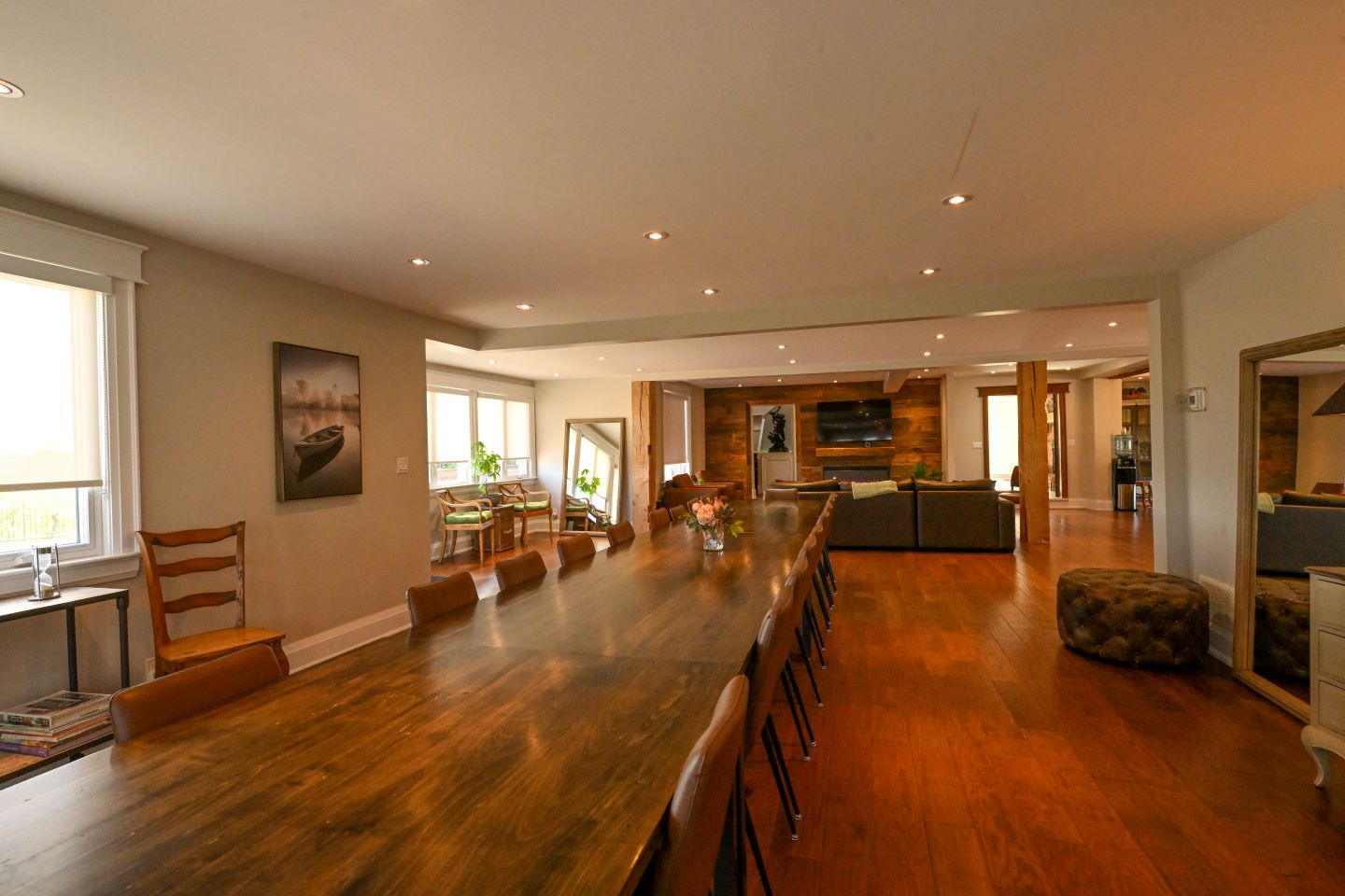 Dining table inside the Vieni Estates Guest House