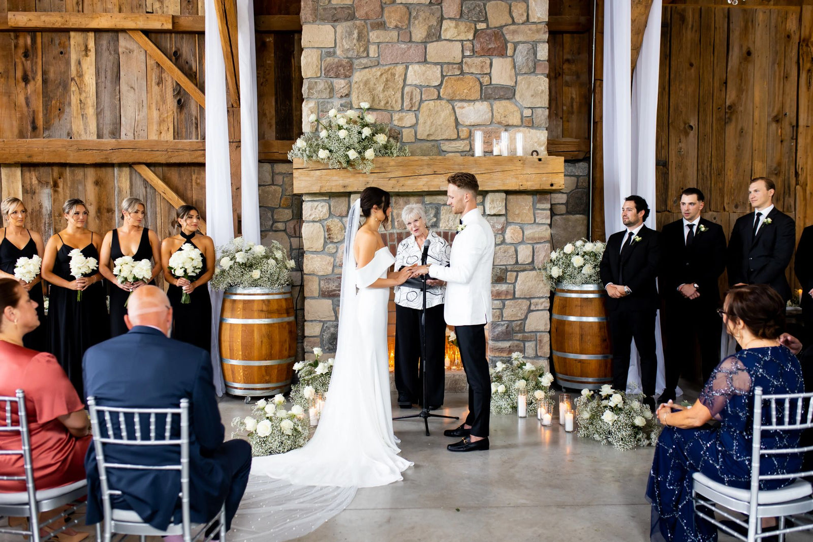 Indoor wedding ceremony at Vieni Estates