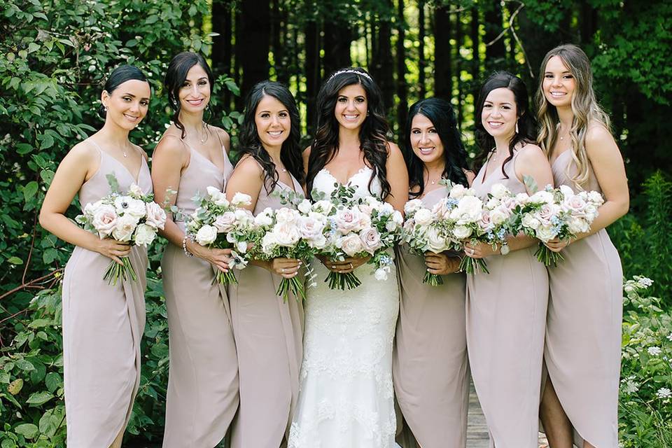 Bride with her wedding party