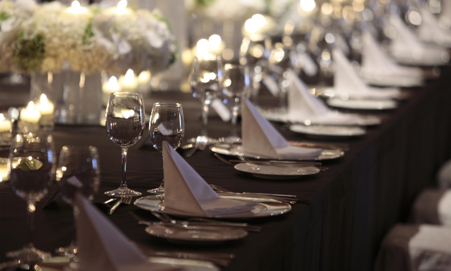 Hilton wedding banquet table setting