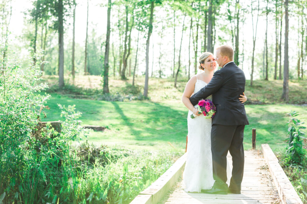 Wedding portraits in the wooded grounds at Legends on the Niagara